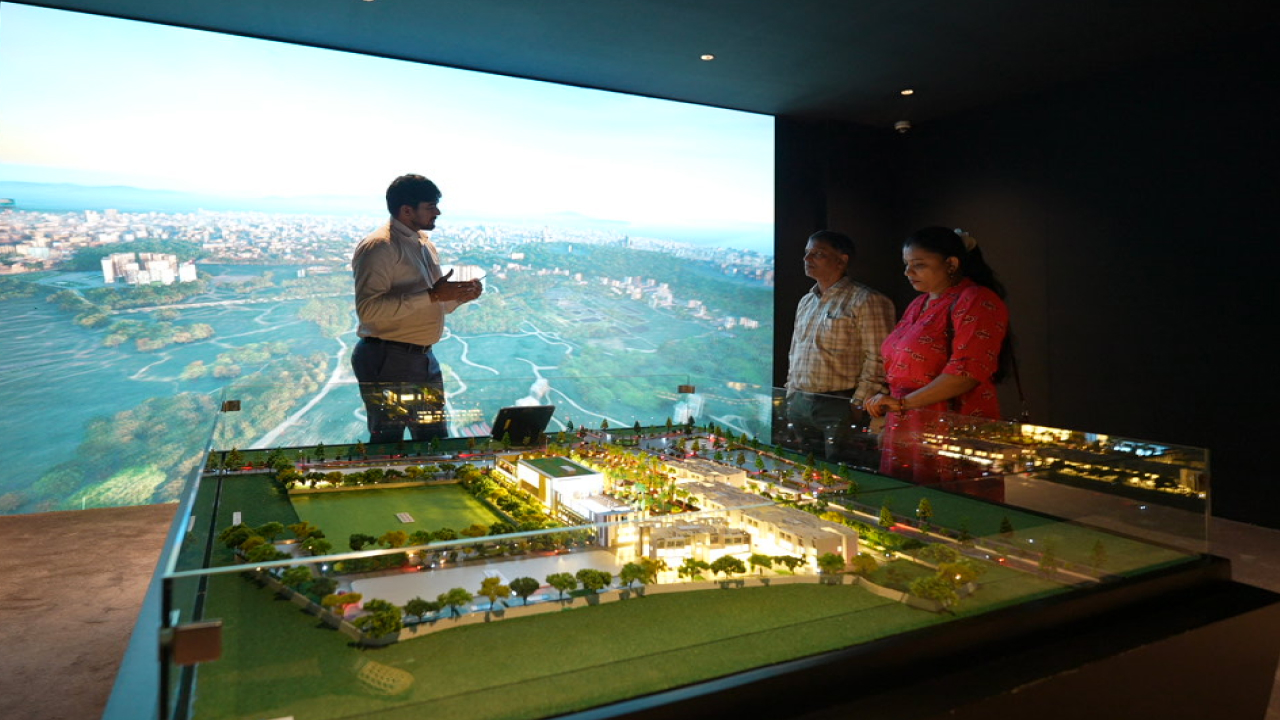 Immersive led dsiplay with Iot scale model